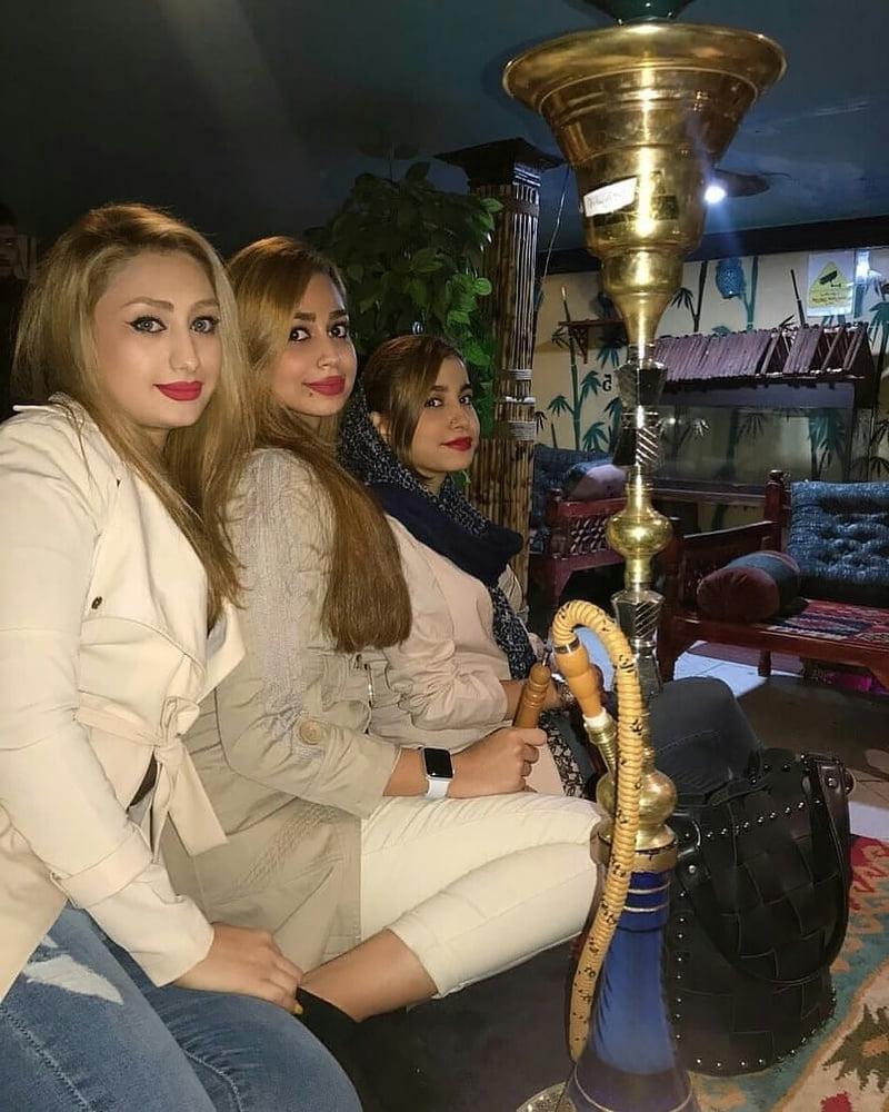 25P Iran Teen girls 40