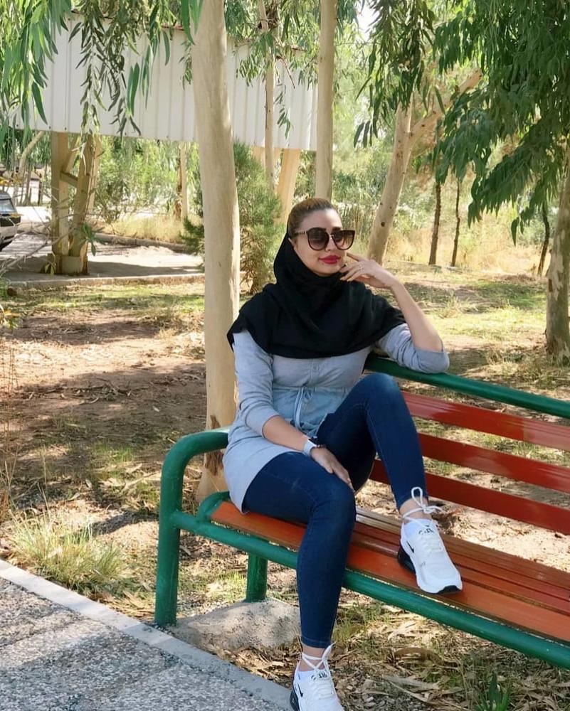 25P Iran Teen girls 40