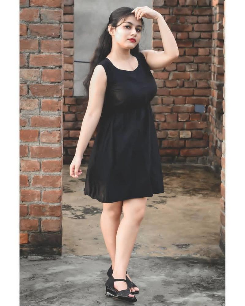 25P Iran Teen girls 40
