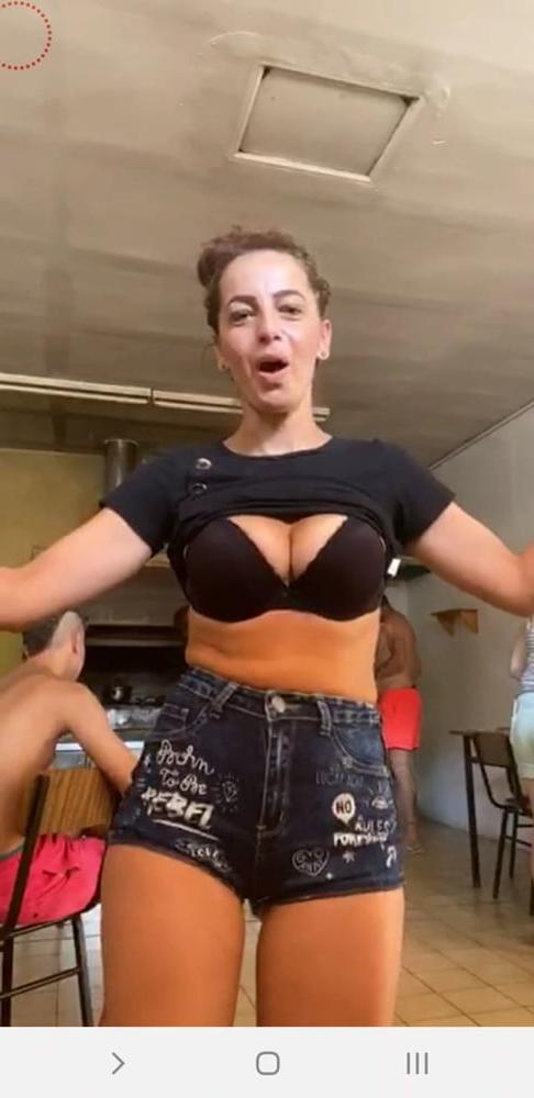 17P Bust bra live facebook romanian