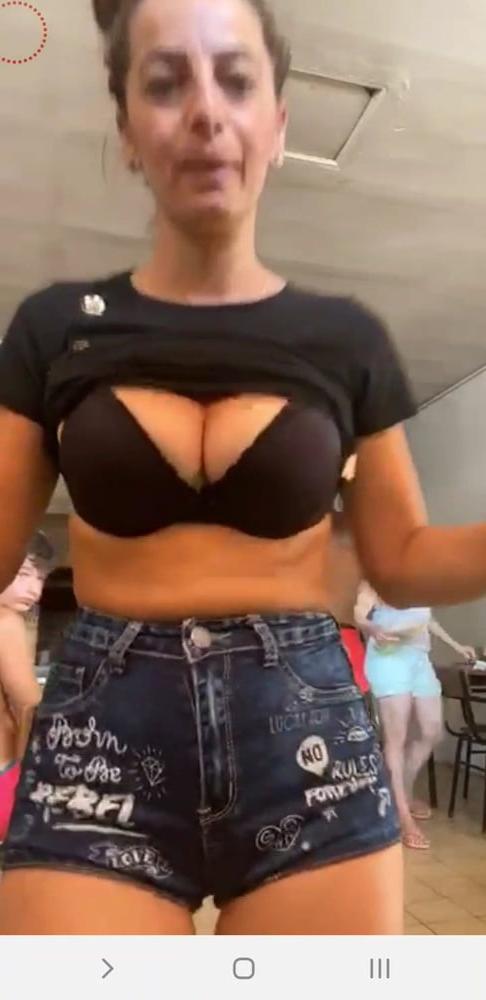 17P Bust bra live facebook romanian