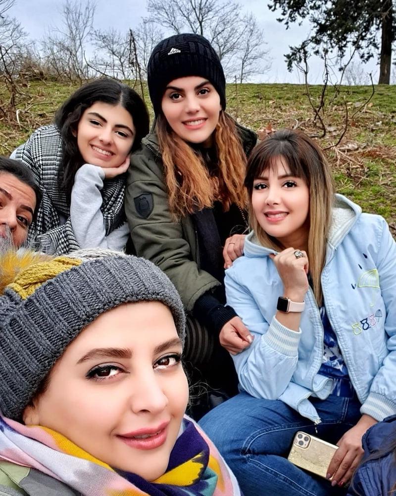 25P Iran Teen girls 29