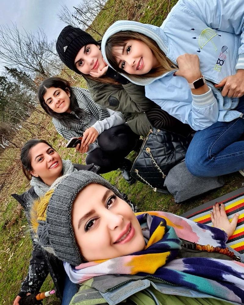 25P Iran Teen girls 29