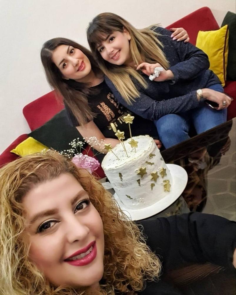 25P Iran Teen girls 29