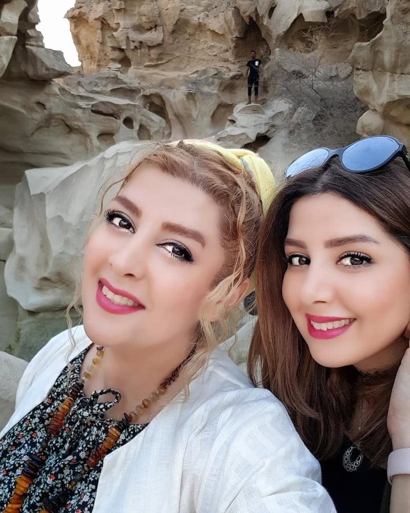 25P Iran Teen girls 29