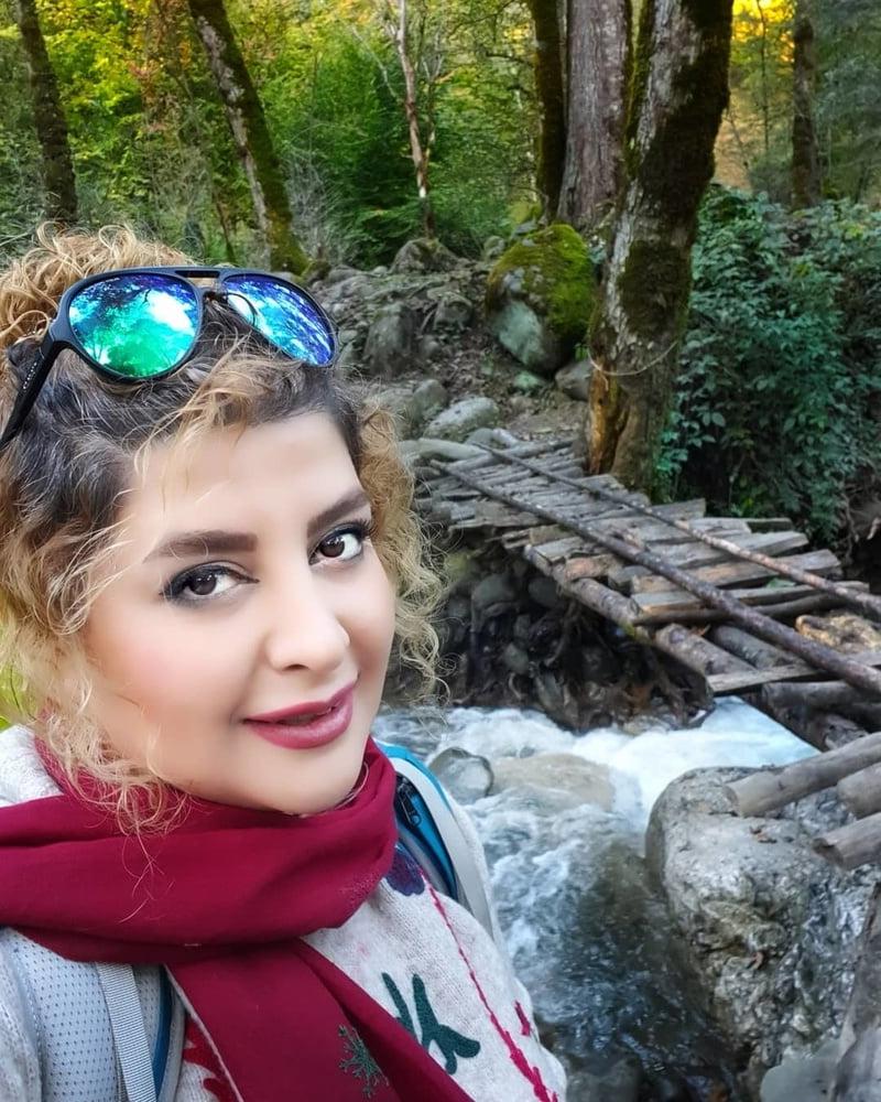 25P Iran Teen girls 29