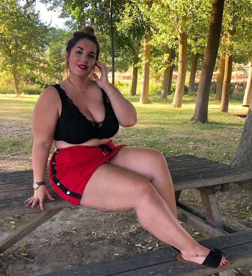 25P Girls I Like 117, their tender fleshy thighs