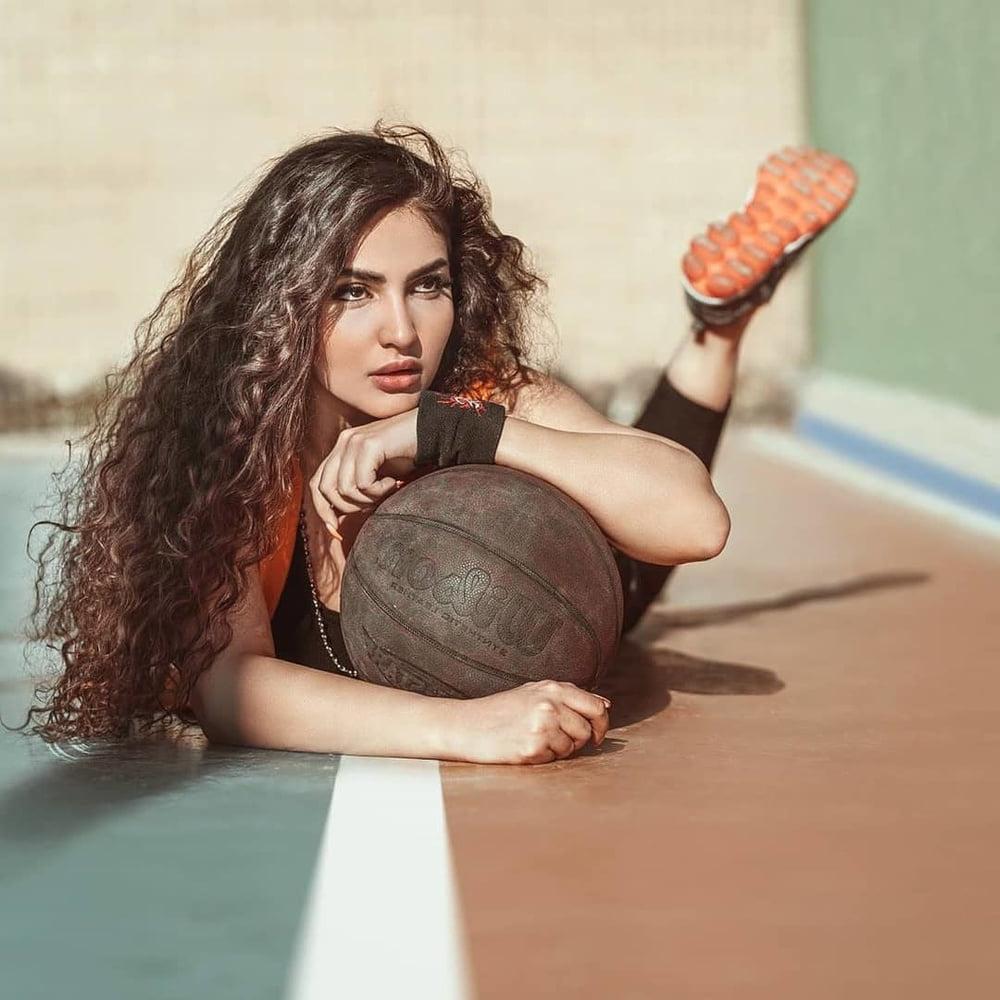 25P Iran Spor girls 1