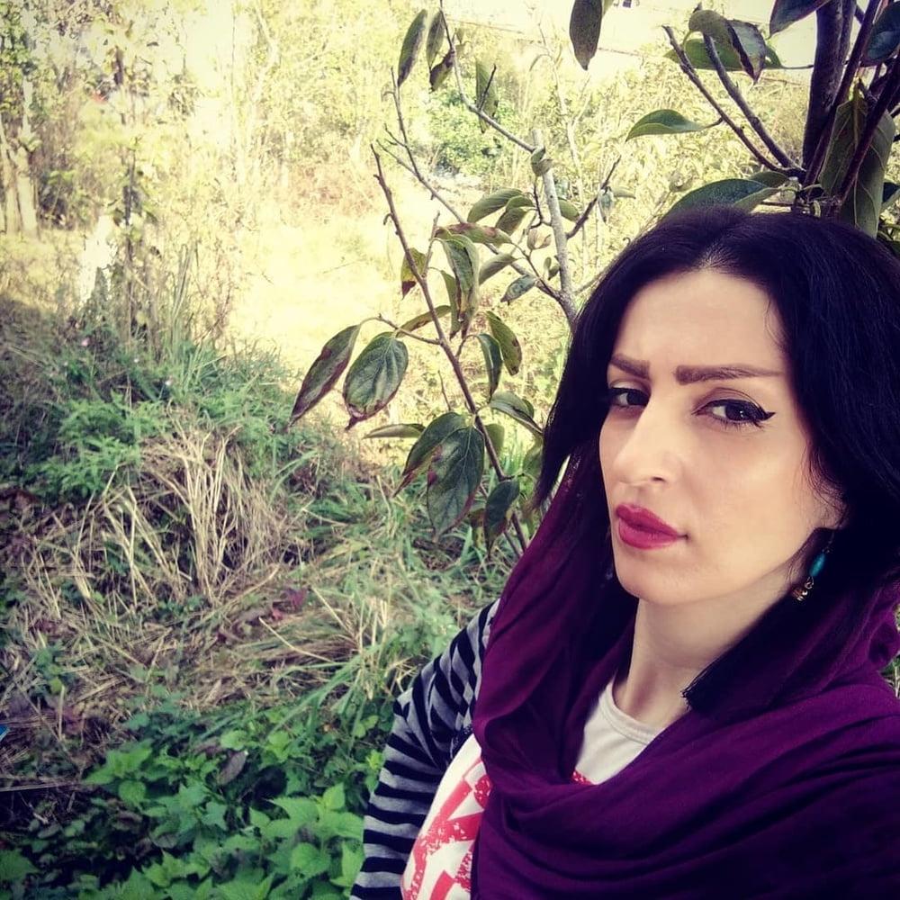 17P Iran Teen girls 25