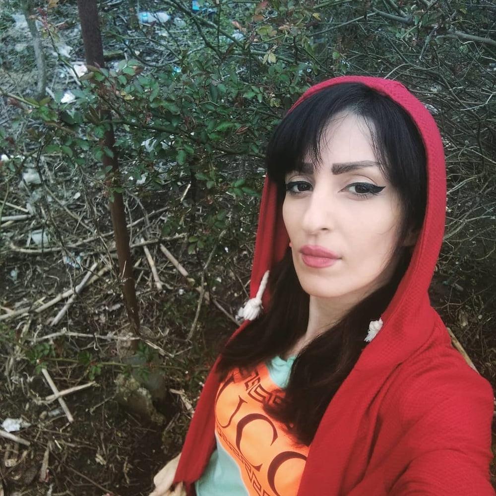 17P Iran Teen girls 25