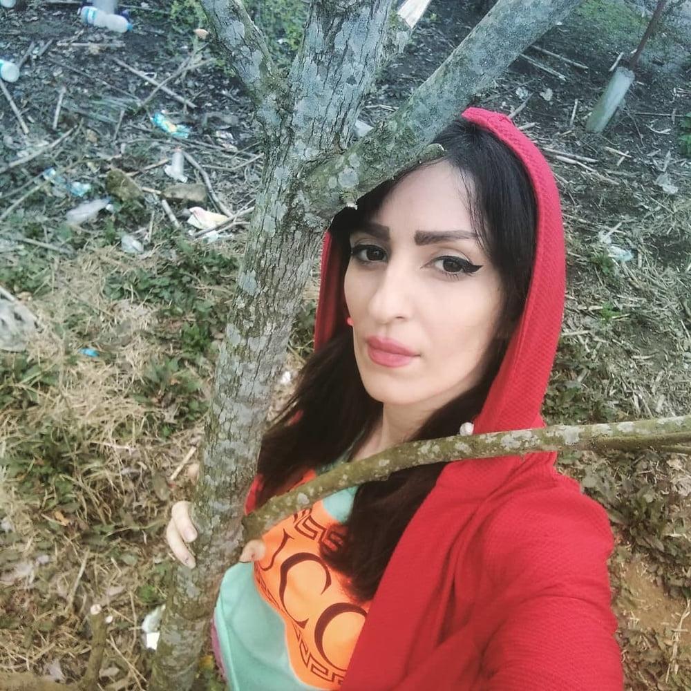 17P Iran Teen girls 25