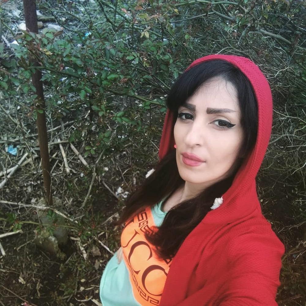 17P Iran Teen girls 25
