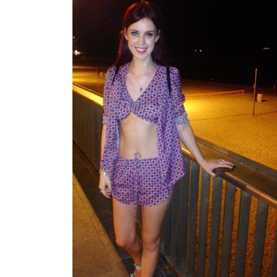 25P Amateur UK girl Katie E - Cock tease &amp; Social Media wankbait