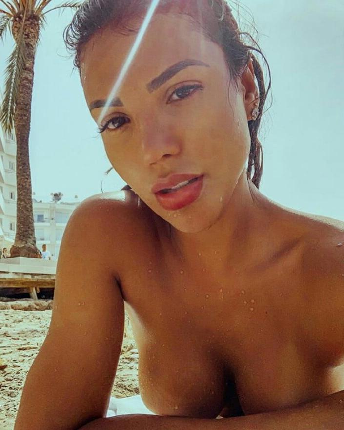 17P Beach Girls