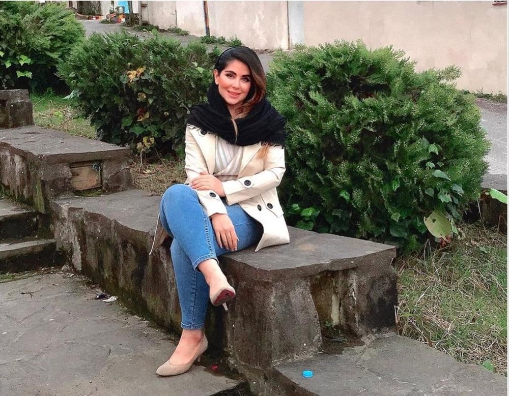 11P Iran Teen girls 14