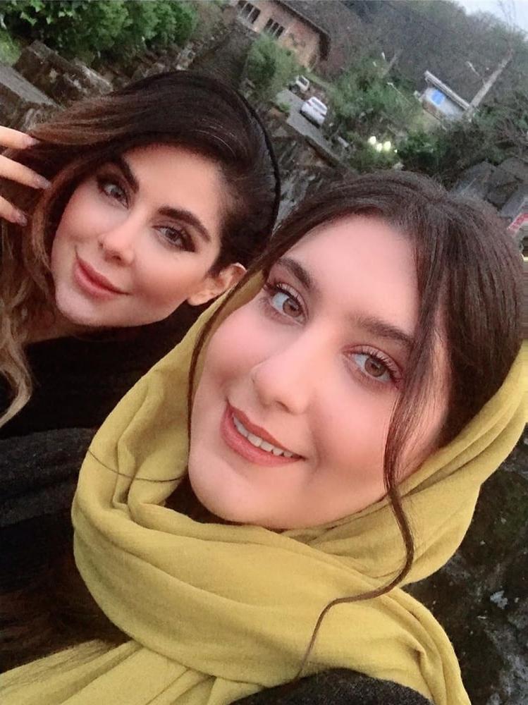 11P Iran Teen girls 14