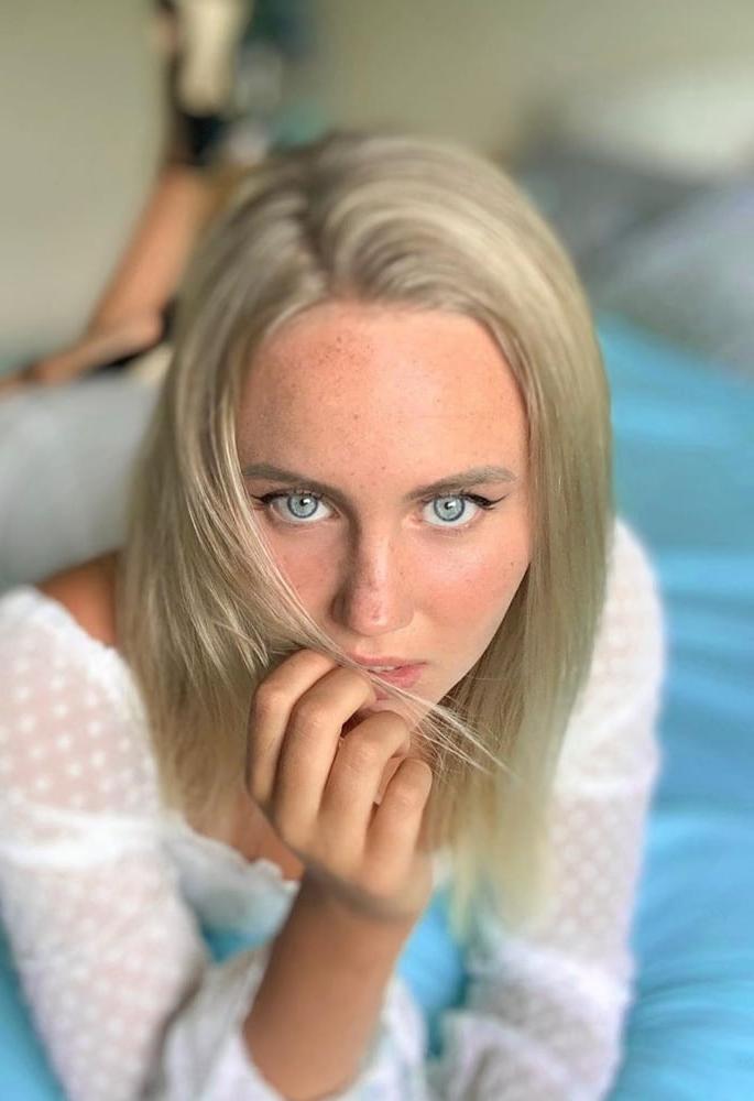 25P Random girls from public IG and FB profiles NN #11