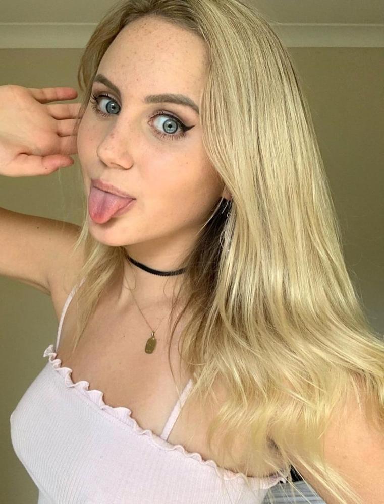 25P Random girls from public IG and FB profiles NN #11
