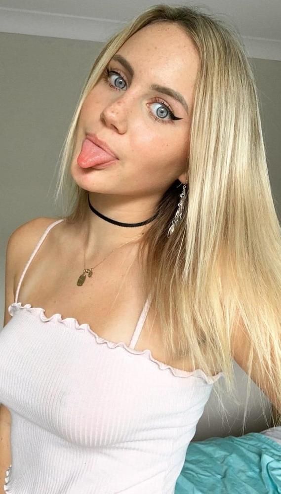 25P Random girls from public IG and FB profiles NN #11