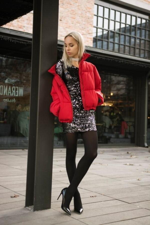 25P Girls in Short Skirts