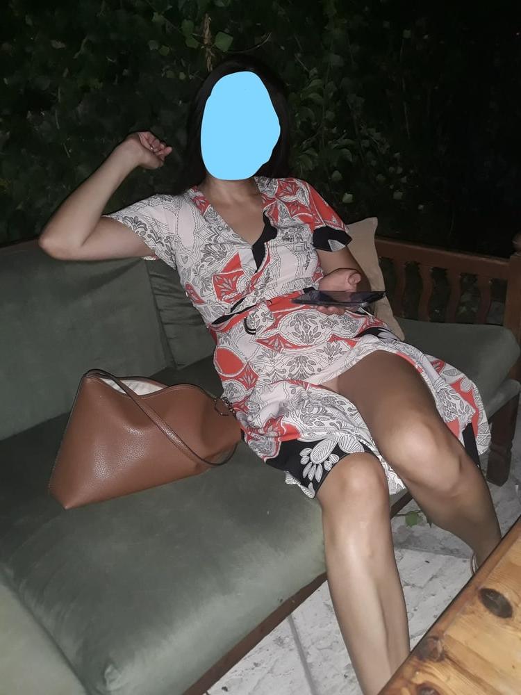 9P flashing shaven pussy in restaurant, bar and car