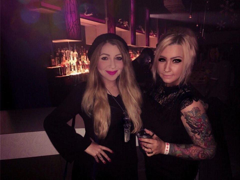 25P THICK TATooed MILF Lauren