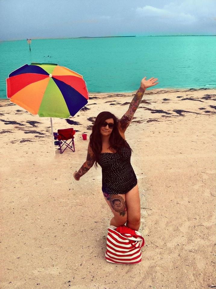 25P THICK TATooed MILF Lauren