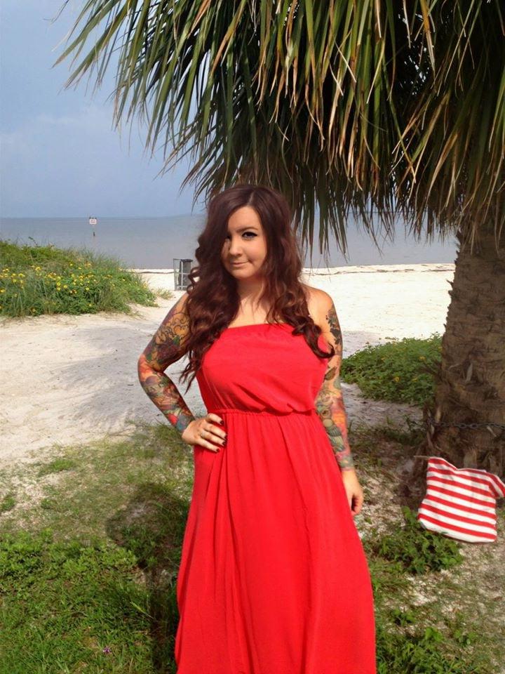 25P THICK TATooed MILF Lauren
