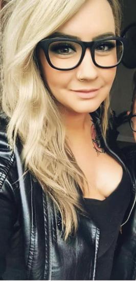 25P THICK TATooed MILF Lauren