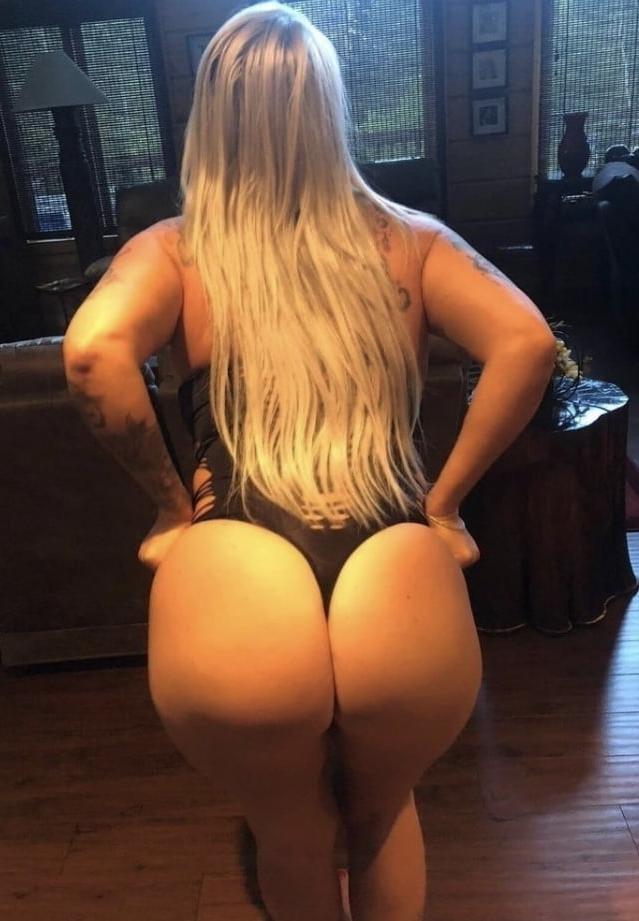 25P Thick Blonde MILF