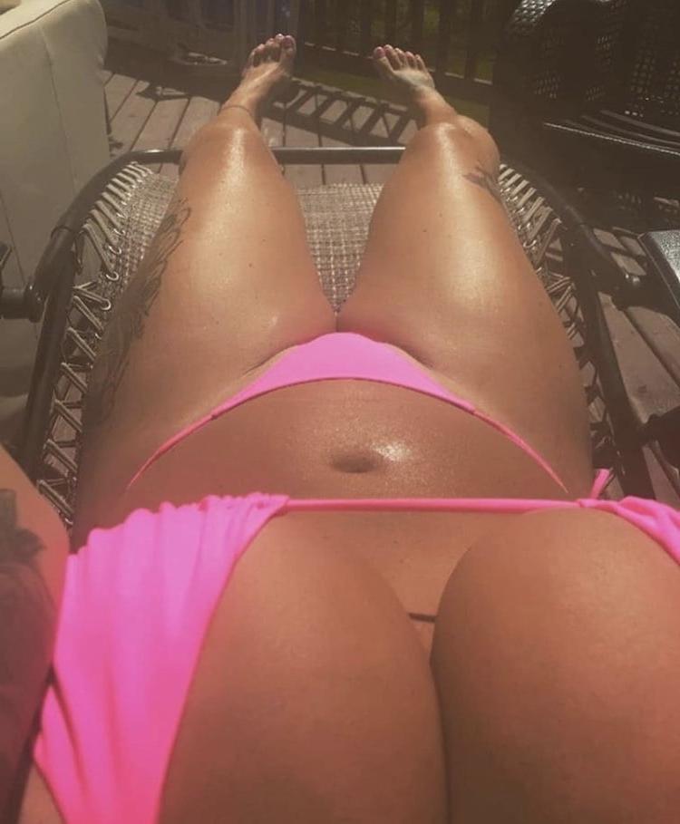 25P Thick Blonde MILF