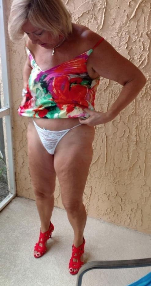 25P Hot MILF &amp; GILF's