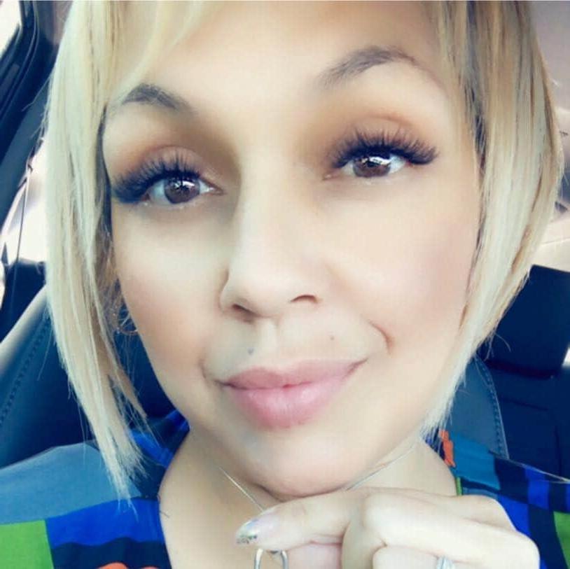 25P Sexy Gigi face and her feets... MILF HOTTIE