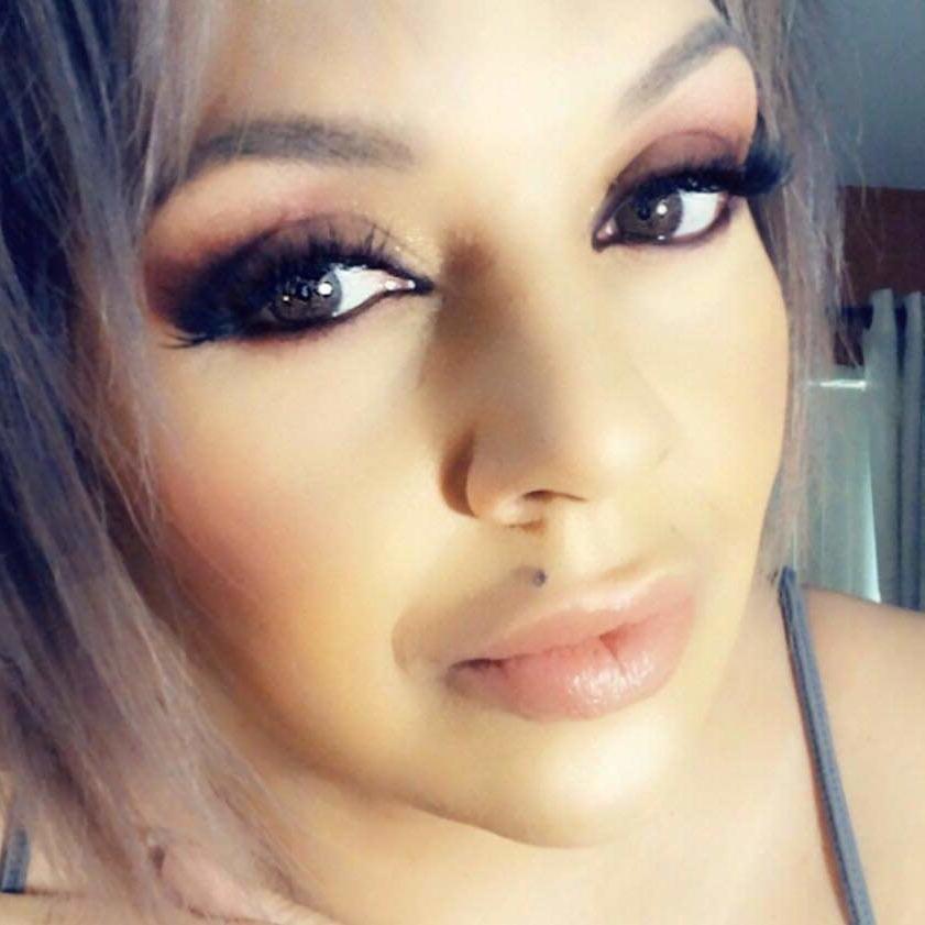 25P Sexy Gigi face and her feets... MILF HOTTIE