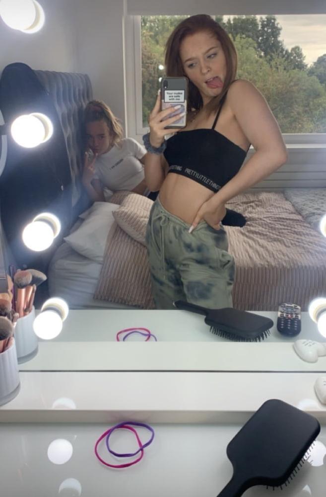 25P Insta Girls