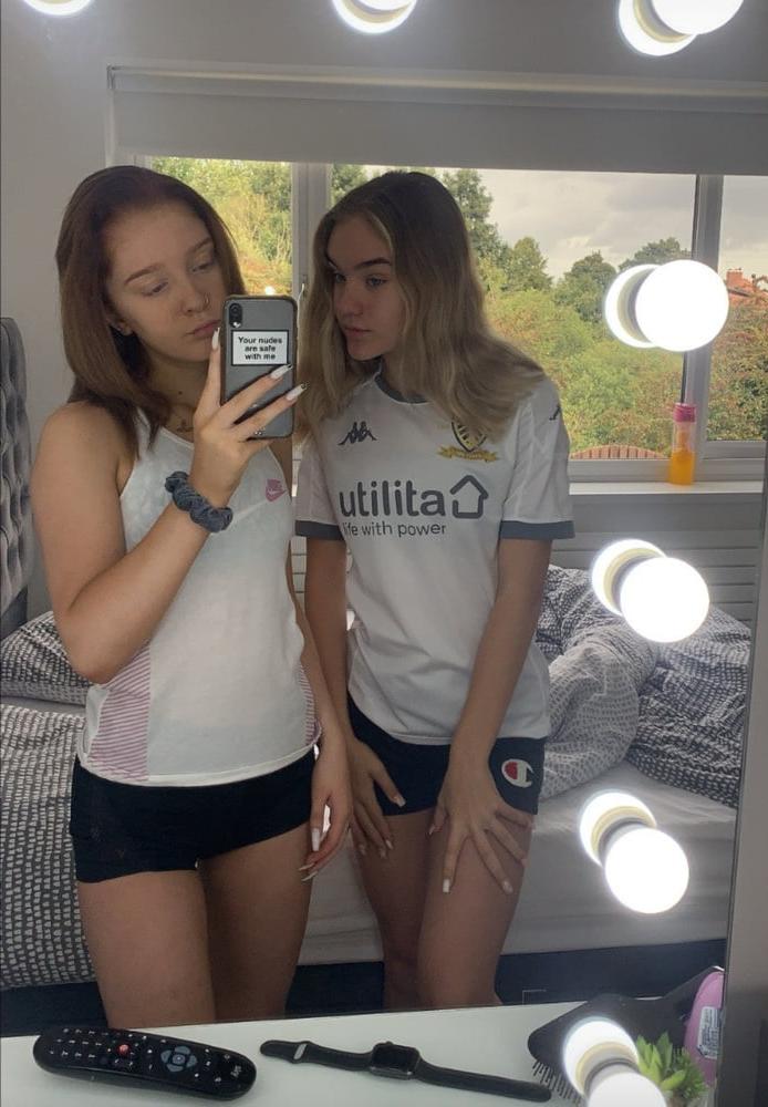 25P Insta Girls