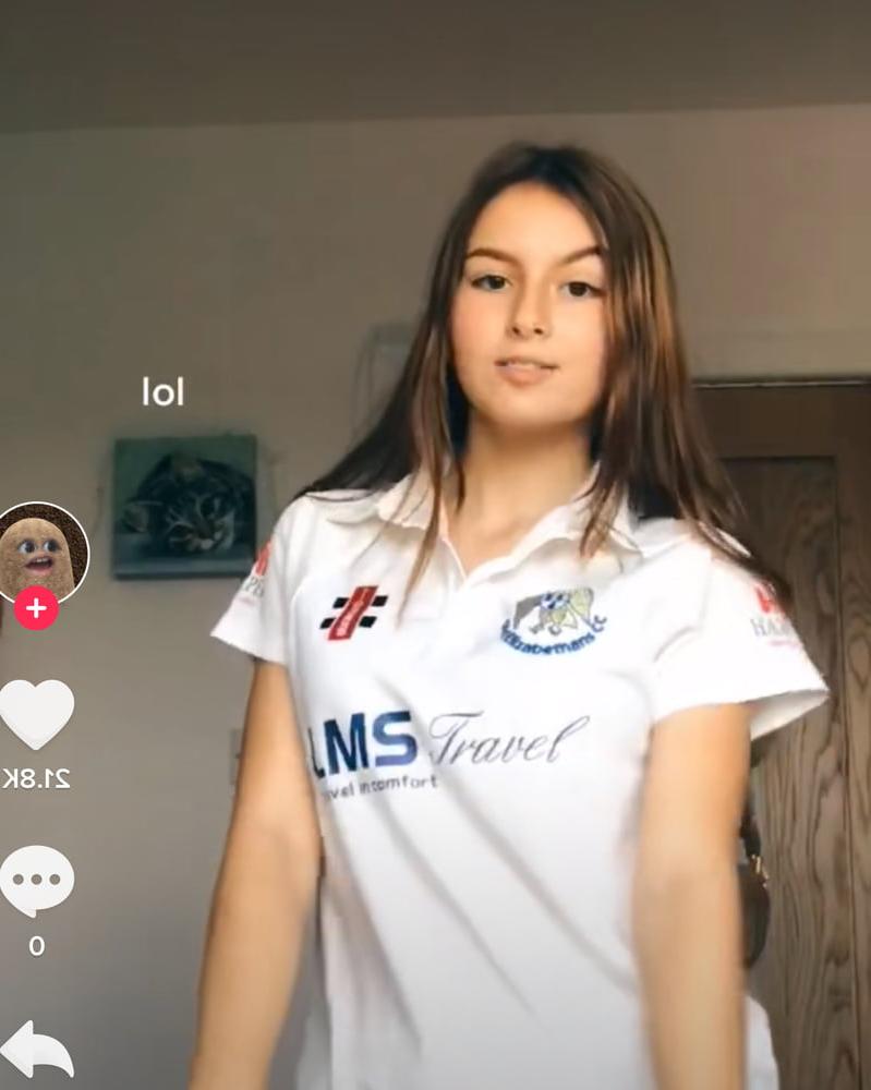 25P Insta Girls