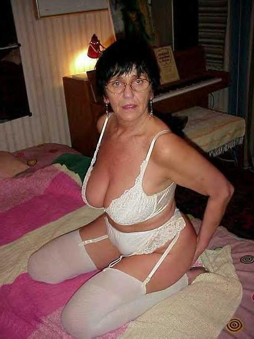 25P Granny Nut Busters Bra and Panties
