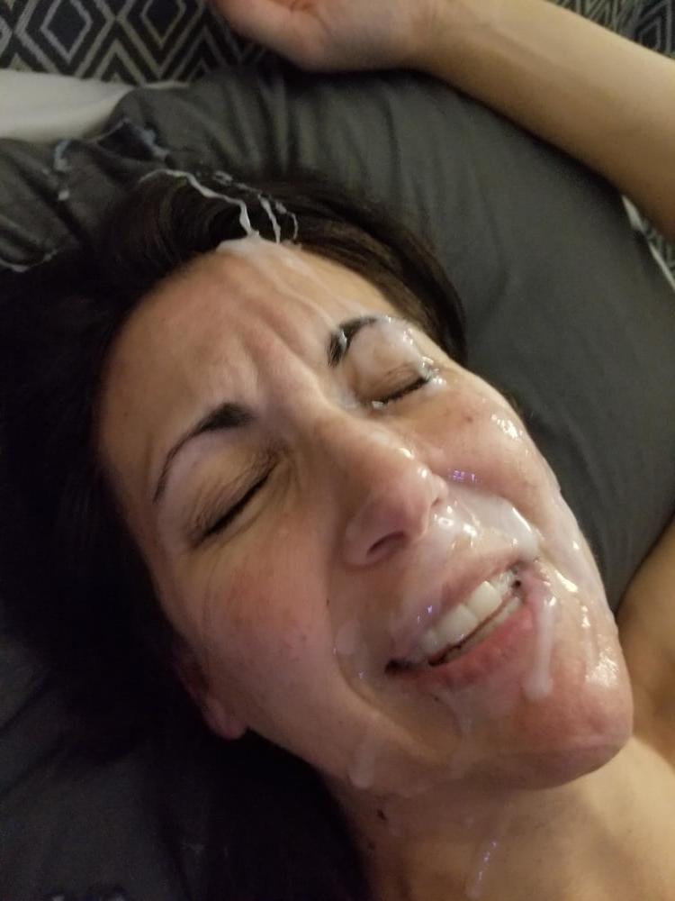 25P sticky facial cumsluts
