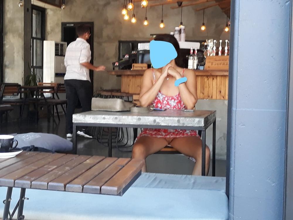 12P bald cunt on display in cafe