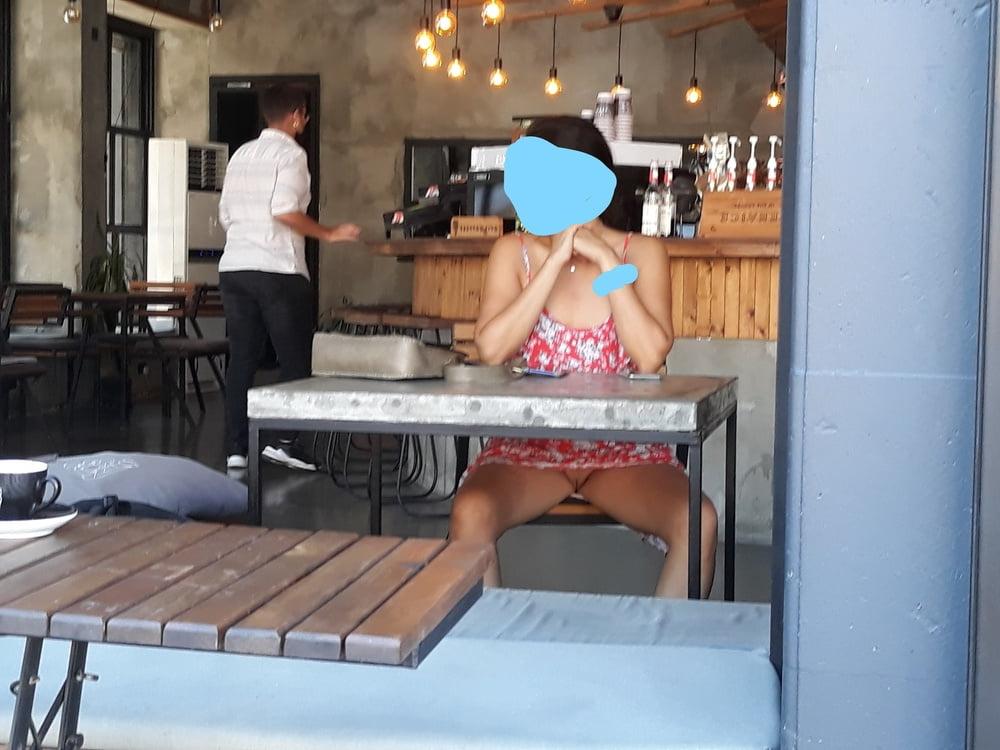 12P bald cunt on display in cafe