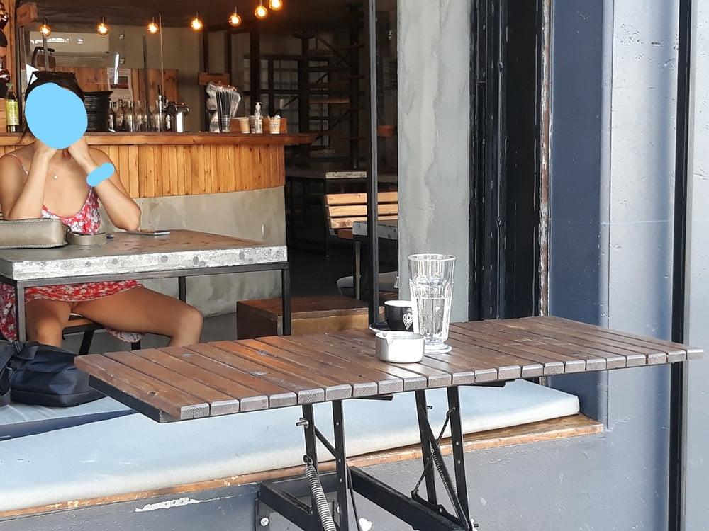 12P bald cunt on display in cafe