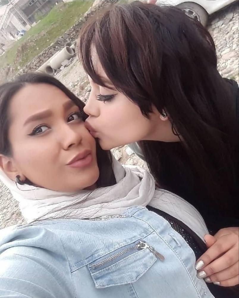 25P Lesbian girls (Iran) 2