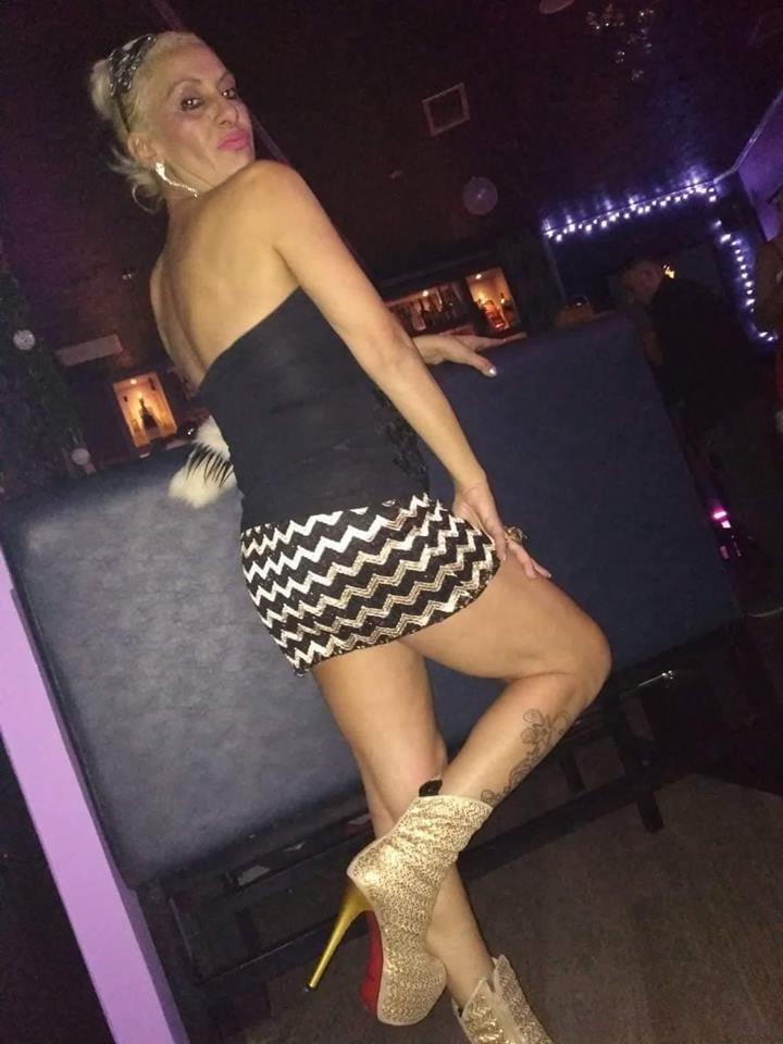 25P Greek Bar Hotties