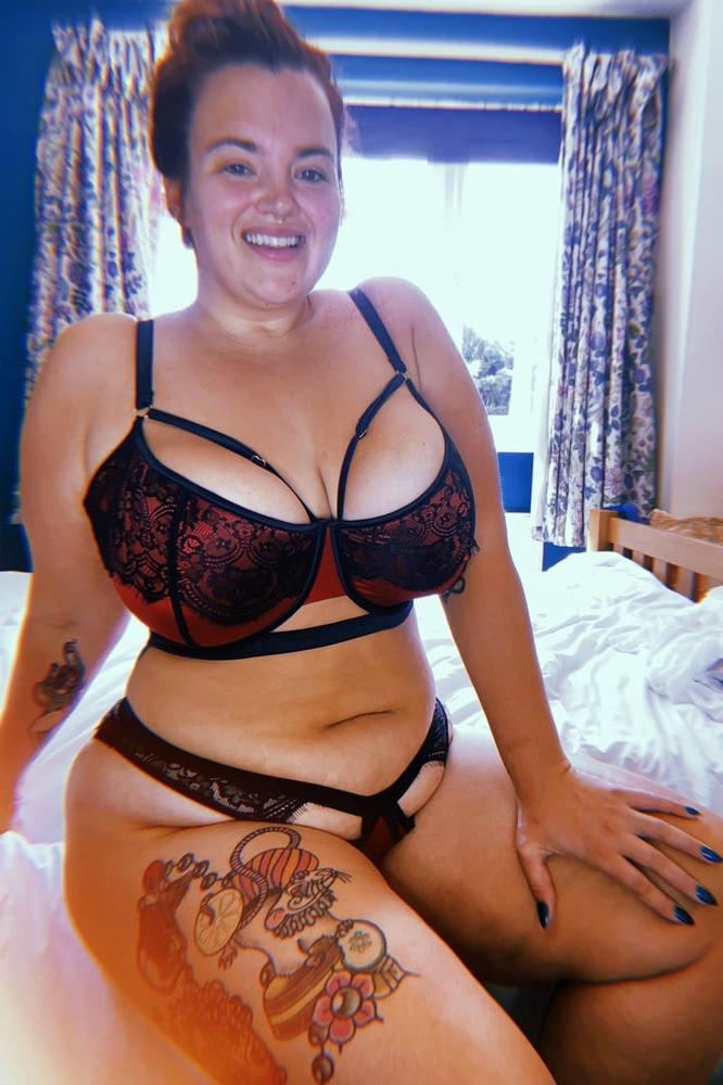 25P BBW SEXY BRA (GEORGINA HORNE)