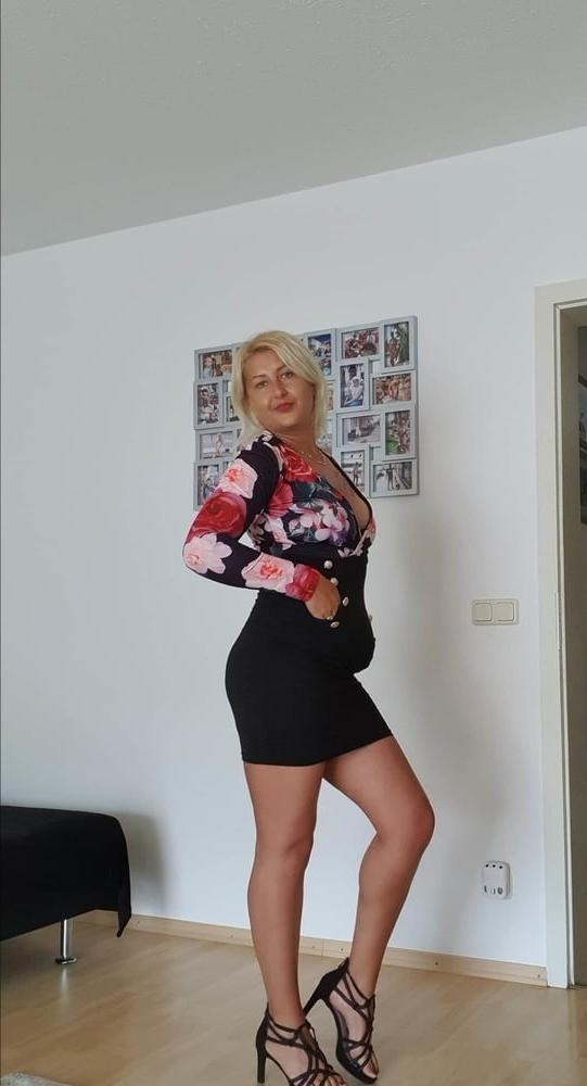 25P Romanian girls