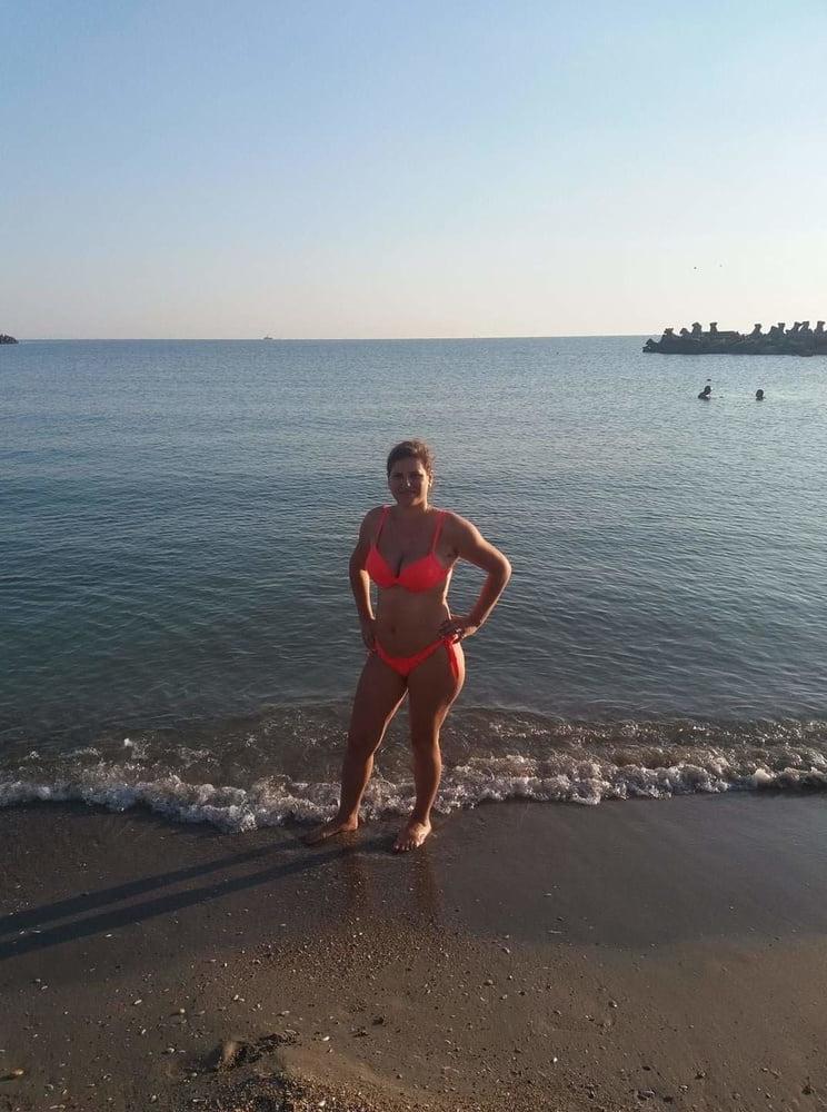 25P Romanian girls