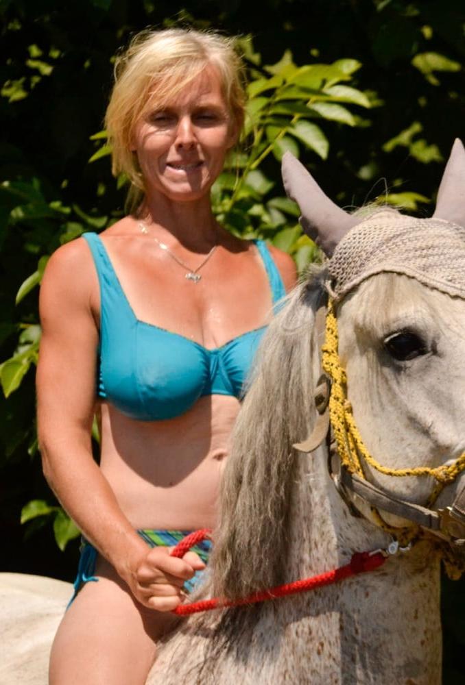 14P Gorgeous Blonde Milf, Gilf, Nipples, Bikini