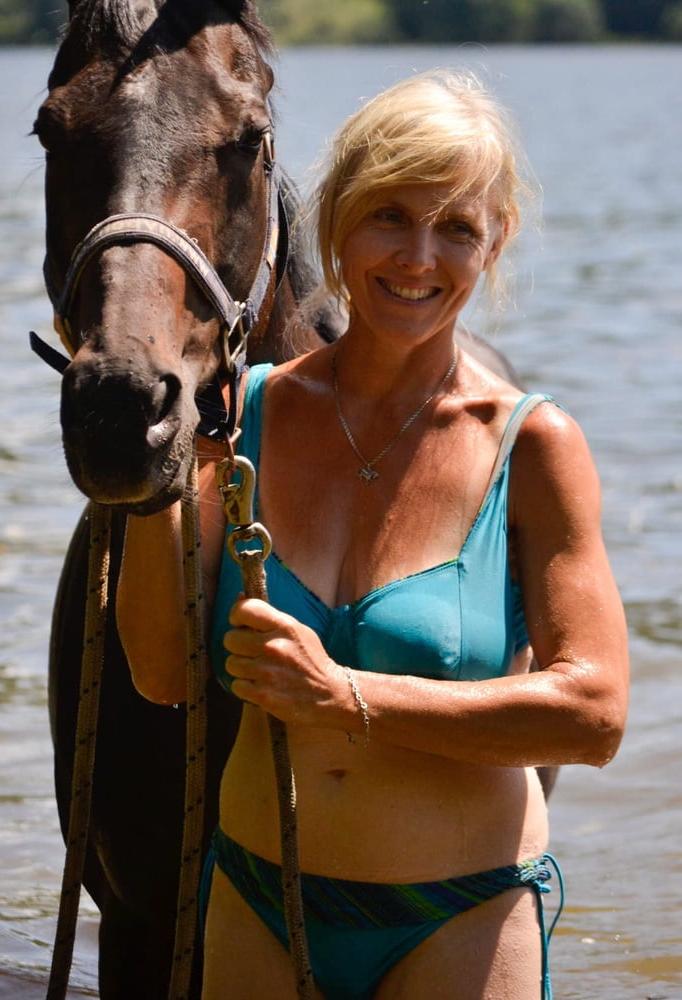 14P Gorgeous Blonde Milf, Gilf, Nipples, Bikini