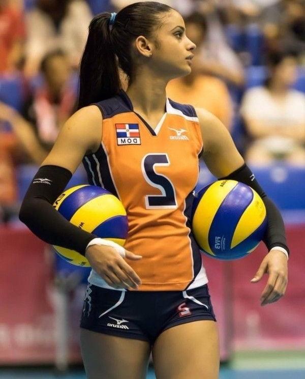 16P Sexy sports girls